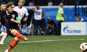  World Cup 2018: Modric tiết lộ lý do đá hỏng 11m; Ronaldo tươi cười về nước