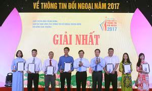 Những hình ảnh Lễ trao Giải thưởng toàn quốc về thông tin đối ngoại năm 2017