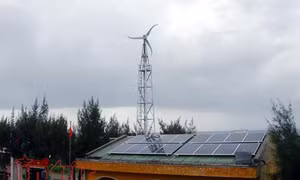Hoàn thành việc bảo dưỡng hệ thống năng lượng sạch trên quần đảo Trường Sa