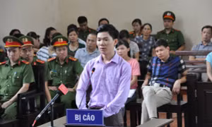 Gia đình các nạn nhân đề nghị Tòa tuyên bác sĩ Hoàng Công Lương vô tội 