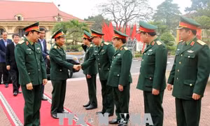 Phó Chủ tịch Quốc hội Đỗ Bá Tỵ thăm và làm việc tại Quân khu 2 