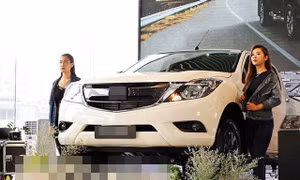 Xe con, xe bán tải Thái vẫn ồ ạt vào Việt Nam trong 'tháng cô hồn'
