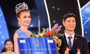 Nguyễn Thị Kim Ngọc đăng quang Hoa hậu biển Việt Nam toàn cầu năm 2018