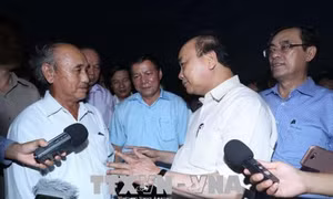 Thủ tướng kiểm tra việc khắc phục sự cố môi trường biển tại Thừa Thiên Huế, Quảng Trị 