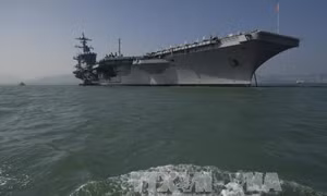 Đoàn cán bộ liên ngành Việt Nam thăm tàu sân bay Hoa Kỳ USS Carl Vinson