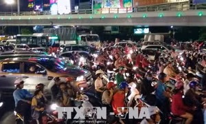 Giao thông kẹt cứng khu vực cửa ngõ sân bay Tân Sơn Nhất 
