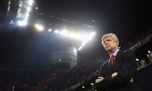 AC Milan và Arsenal đối đầu, ‘Giáo sư’ Wenger còn cơ hội cuối