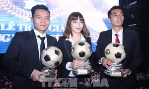 Cầu thủ Đinh Thanh Trung đạt danh hiệu Quả bóng Vàng Việt Nam năm 2017