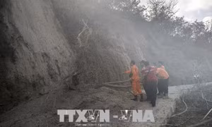 Indonesia: Vườn quốc gia núi Rinjani đóng cửa các tuyến đường sau động đất 