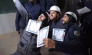 Mỹ tạm ngừng tài trợ cho tổ chức White Helmets tại Syria