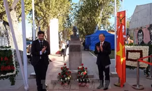 Long trọng kỷ niệm 128 năm ngày sinh Chủ tịch Hồ Chí Minh tại Lào, Chile 