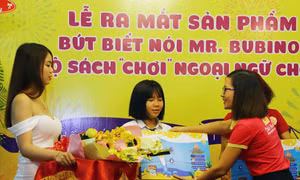 Công ty cổ phần Taka Books ra mắt bút biết nói và sách học ngoại ngữ