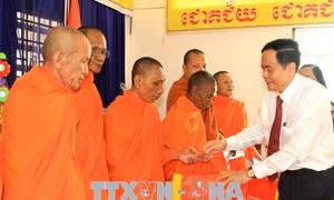 Chủ tịch Ủy ban Trung ương MTTQ Việt Nam thăm, chúc Tết Chôl Chnăm Thmây