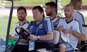 WORLD CUP 2018: Sampaoli bị tước quyền lực, cầu thủ Argentina sẽ tự chọn đội hình đá với Nigeria