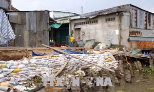 Sạt lở tuyến sông Ô Môn ngày càng nghiêm trọng