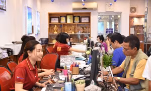 'Bung' nghìn tour đi Trung Quốc cổ vũ đội tuyển U23 Việt Nam, mà vẫn không đủ nhu cầu