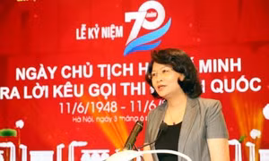 Gặp mặt, giao lưu các nữ anh hùng và nữ điển hình tiên biểu