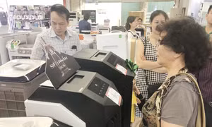 Nắng nóng, quạt điều hòa 8 triệu đồng vẫn hút khách