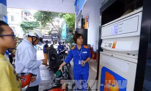 Giá xăng không đổi, xăng E5 RON92 cao nhất là 19.611 đồng/lít