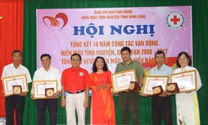 Tôn vinh những tấm gương hiến máu tình nguyện tiêu biểu 