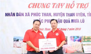 Những tấm lòng vàng đến với bà con vùng lũ Lai Châu