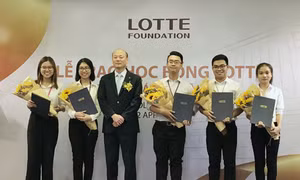 Tập đoàn LOTTE trao học bổng cho sinh viên TP.Hồ Chí Minh