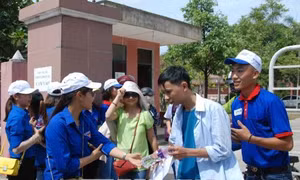 Kỳ thi THPT quốc gia 2018: Thăm hỏi, động viên thí sinh miền núi tỉnh Quảng Trị