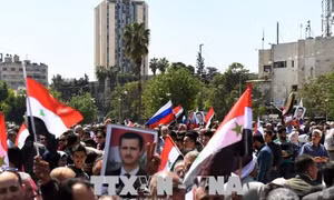 Người dân Syria rầm rộ tuần hành ủng hộ Tổng thống al-Assad