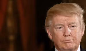 Sức khỏe tuyệt vời, Tổng thống Trump vẫn bị hàng chục bác sĩ đòi kiểm tra thêm