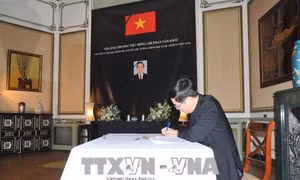 Trang trọng lễ viếng nguyên Thủ tướng Phan Văn Khải tại nhiều quốc gia