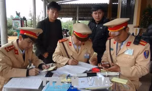 Tạm giữ nhiều phương tiện và giấy phép do vi phạm trật tự an toàn giao thông