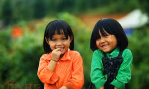 Nét đáng yêu dẫu còn lam lũ của trẻ em vùng cao