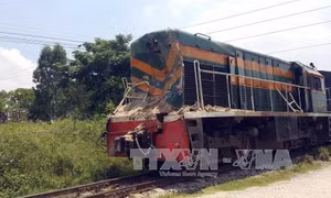 Băng qua đường sắt, lái xe ôm bị tàu hỏa đâm tử vong