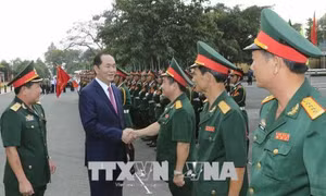 Chủ tịch nước Trần Đại Quang thăm, chúc Tết cán bộ, chiến sĩ Quân đoàn 4 