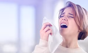 Kiềm chế hắt hơi có thể làm vỡ cổ họng, thủng màng nhĩ