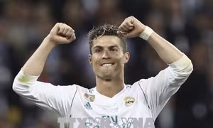 Cristiano Ronaldo phải ngồi tù 2 năm vì trốn thuế 