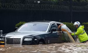 Kinh nghiệm tránh mua phải ô tô 'dính thủy kích'
