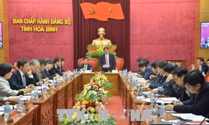 Đồng chí Phạm Minh Chính kiểm tra công tác xây dựng, chỉnh đốn Đảng tại Hòa Bình