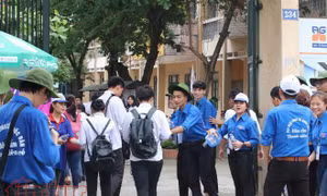Chiều 25/6: Thí sinh làm bài thi môn Toán