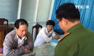 Cán bộ địa chính thông đồng với 'cò' để làm giả hồ sơ cho hơn 500m2 đất