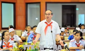Lãnh đạo TP Hồ Chí Minh gặp gỡ thiếu nhi nhân dịp đầu xuân