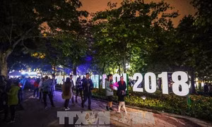 Người dân Hà Nội đón năm mới 2018 với nhiều kỳ vọng tốt đẹp