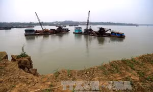 Bến cát không phép ngang nhiên hoạt động