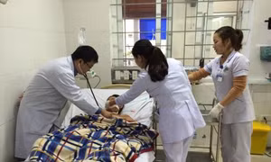 Tuyệt đối không đốt củi, than để sưởi ấm hoặc nấu nướng trong không gian kín 