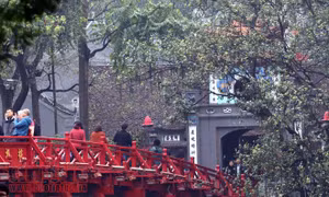 Đêm mùng 1 sáng mùng 2 Tết: Bắc Bộ và Trung Bộ mưa nhỏ, trời rét, Nam Bộ trời nắng đẹp