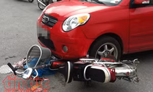 Đề xuất cấm hoàn toàn sử dụng điện thoại cầm tay khi lái xe 