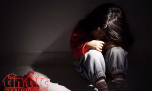 Đình chỉ công tác hai giáo viên nhốt bé 4 tuổi và bỏ quên ở trường
