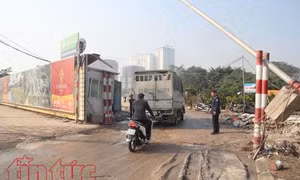 Công an quận Tây Hồ (Hà Nội) phản hồi về tình trạng bụi bẩn trên tuyến đường Võ Chí Công
