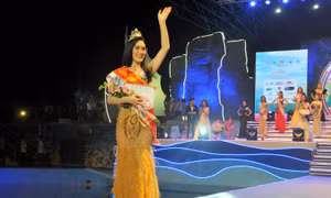 Nguyễn Phương Anh đăng quang 'Người đẹp Hạ Long 2018'