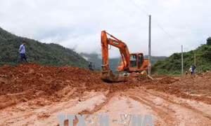 Nỗ lực thông đường sau mưa lũ ở huyện biên giới Mường Tè, Lai Châu